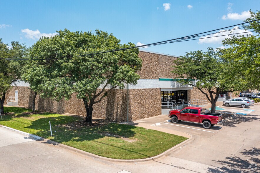 Primary Photo Of 1401 Summit Ave, Plano Distribution For Lease