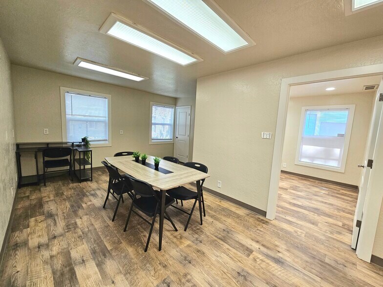 More Photos Of 18 Williamsburg Ln, Chico Office For Lease