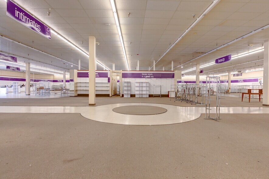 More Photos Of 2145 E State Road 54, Linton Freestanding For Sale