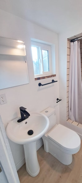 More Photos Of 626 E 3rd St, Santa Ana Apartments For Sale