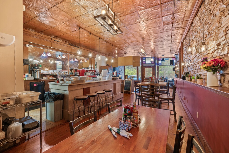 More Photos Of 509 N River St, Hot Springs Restaurant For Sale