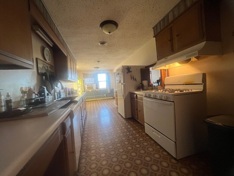 More Photos Of 2010 E Main St, Lamoni Hotel For Sale