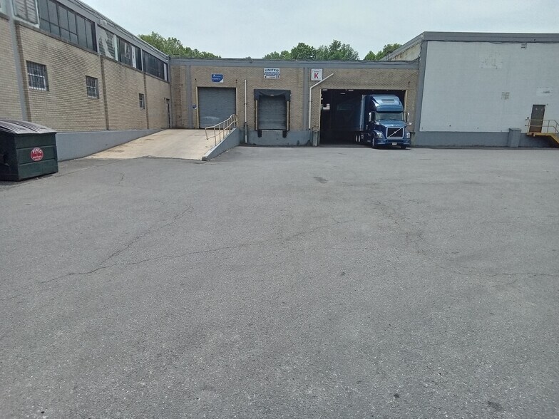 More Photos Of 1200 Fuller Rd, Linden Warehouse For Lease