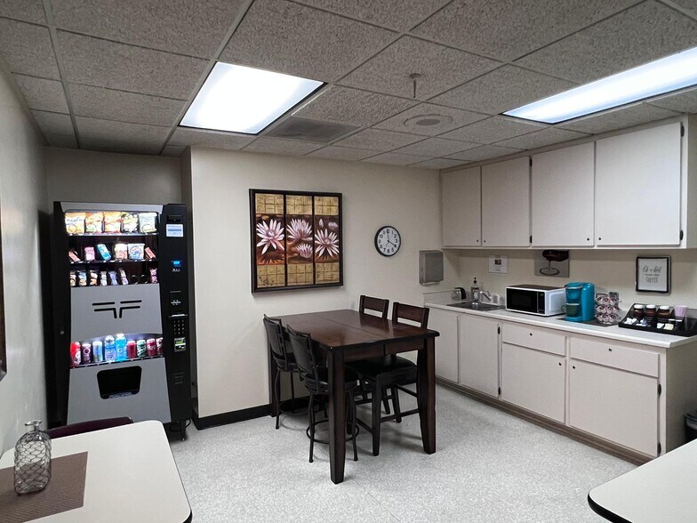 More Photos Of 517 N Mountain Ave, Upland Office For Lease