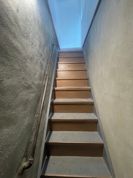 More Photos Of 38 Orchard St, New York Apartments For Lease