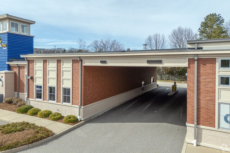 More Photos Of 5750 Post Rd, East Greenwich Medical For Lease