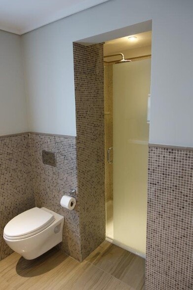 More Photos Of 6130 NE 4th Ct, Miami Warehouse For Sale