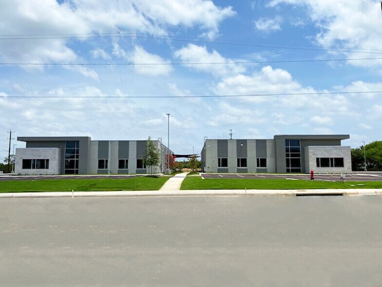 More Photos Of 4318 De Zavala Rd, San Antonio Unknown For Lease