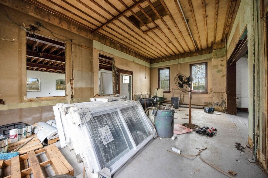 More Photos Of 640 N Broad St, Woodbury Police Fire Station For Sale