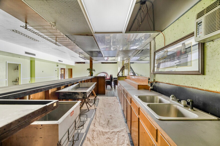 More Photos Of 3801 Garrow St, Houston Freestanding For Sale