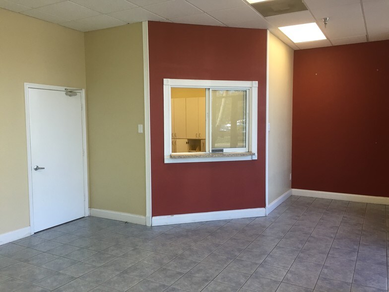 More Photos Of 6169-6185 Jog Rd, Lake Worth Unknown For Lease