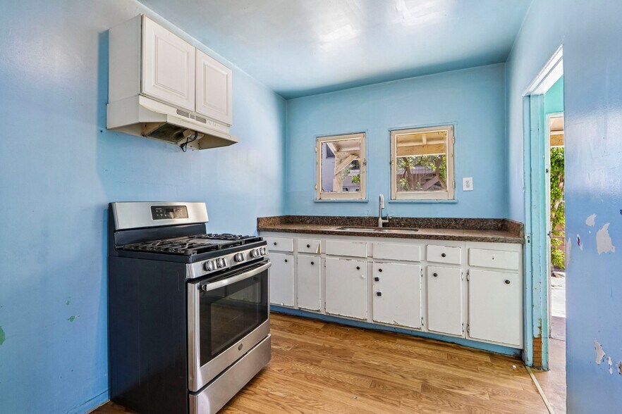 More Photos Of 7315 Woodley Ave, Van Nuys Land For Sale