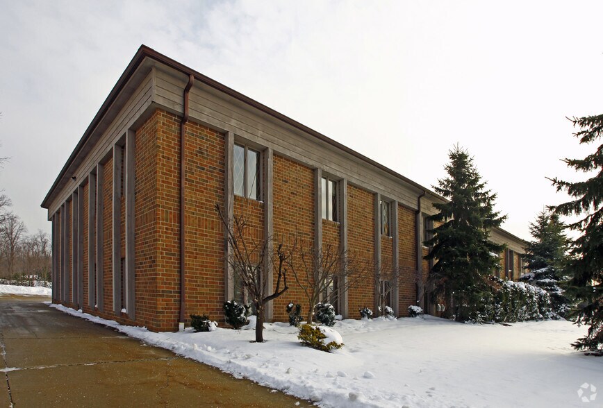 More Photos Of 30505 Bainbridge Rd, Solon Office For Lease