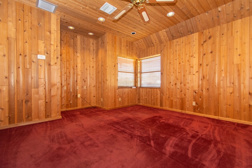 More Photos Of 300 E New Haven Ave, Melbourne Office For Sale