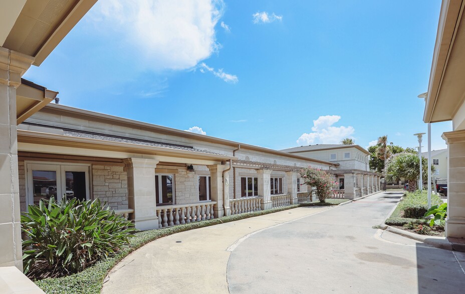More Photos Of 6444 Central City Blvd, Galveston Rehabilitation Center For Sale