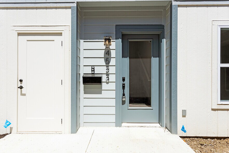 More Photos Of 4523 Forest Ave, Kansas City Multifamily For Sale