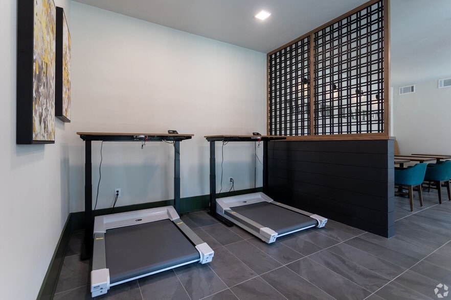 More Photos Of 930 W Mallard Creek Church Rd, Charlotte Apartments For Lease