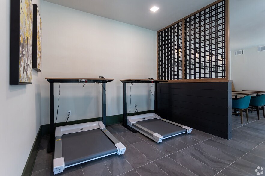 More Photos Of 930 W Mallard Creek Church Rd, Charlotte Apartments For Lease