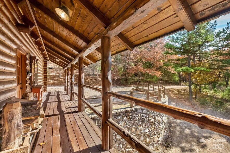 More Photos Of 3134 E Van Buren, Eureka Springs Hotel For Sale