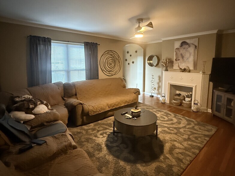 More Photos Of 2395 Dover Rd, Columbus Multifamily For Sale