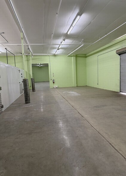 More Photos Of 3030 Brundage Ln, Bakersfield Supermarket For Lease