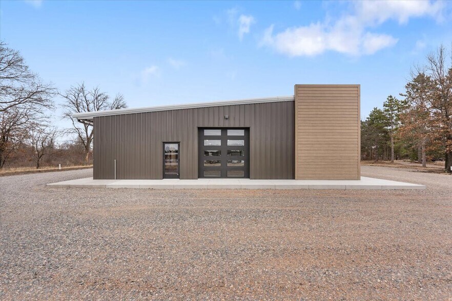 More Photos Of 1144 County Road D, Nekoosa General Retail For Sale