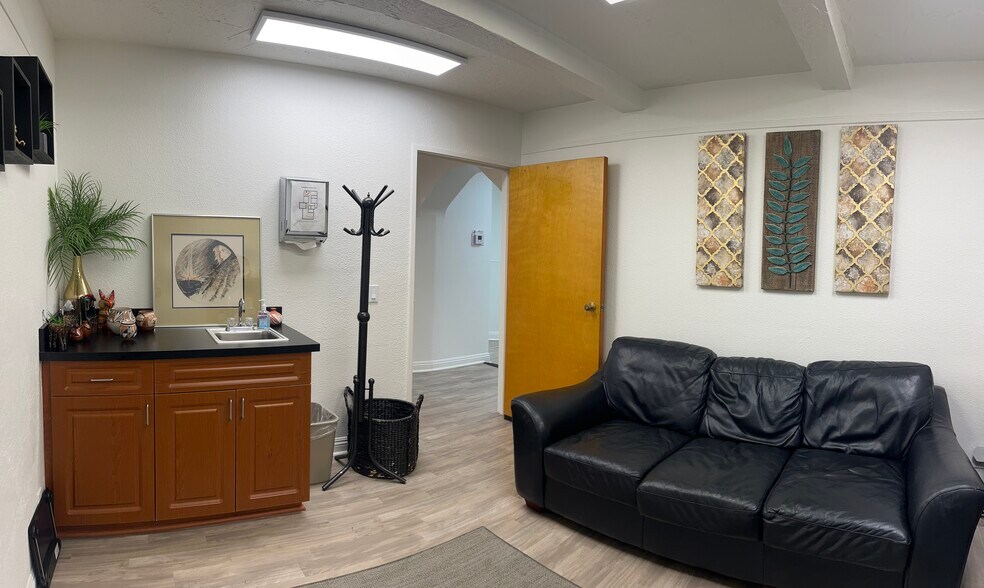 More Photos Of 1654 E 4th St, Santa Ana Medical For Sale