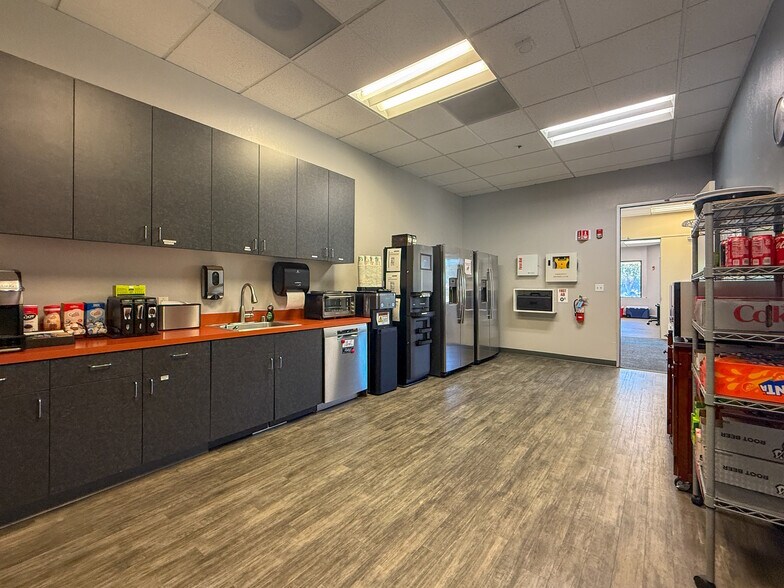 More Photos Of 5956-5964 W Las Positas Blvd, Pleasanton Office For Sale