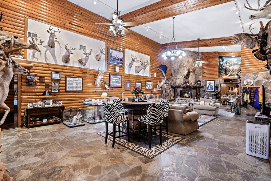 More Photos Of 7438 Wright Rd, Houston Light Distribution For Sale