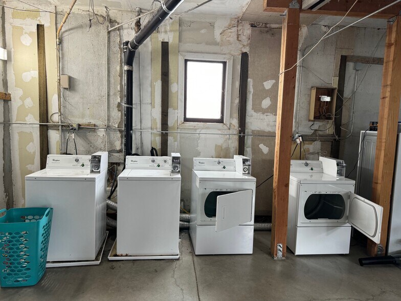 More Photos Of 3505 Kempton Way, Oakland Apartments For Sale