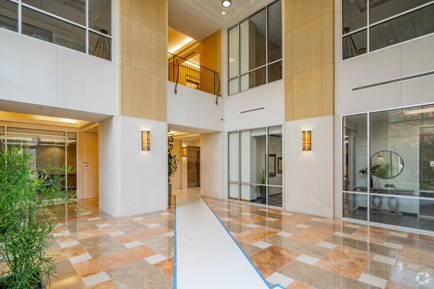 More Photos Of Loop 1604 & Stone Oak Parkway, San Antonio Office For Lease