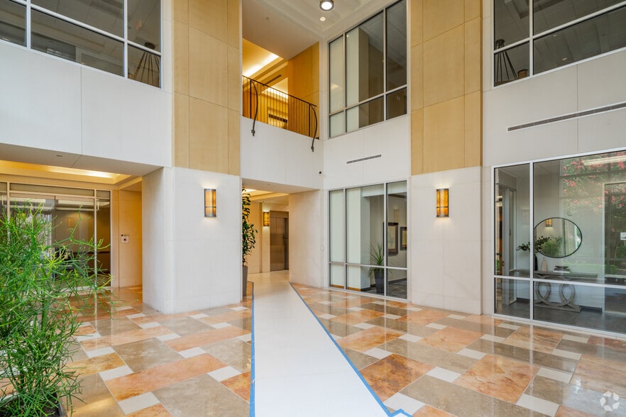 More Photos Of Loop 1604 & Stone Oak Parkway, San Antonio Office For Lease