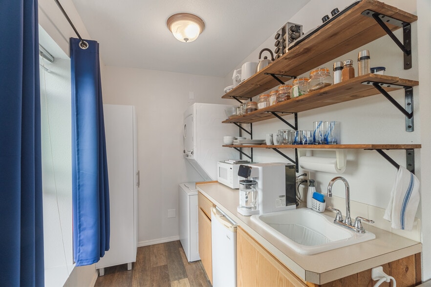 More Photos Of 1 S Arbor Rd, Aberdeen Winery Vineyard For Sale