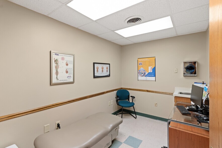 More Photos Of 5538 Philadelphia Dr, Dayton Medical For Sale