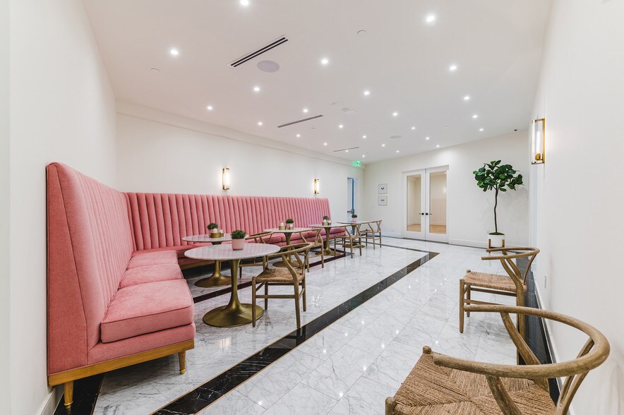 More Photos Of 2211 W Burbank Blvd, Burbank Office For Sale