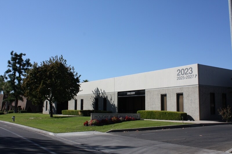 More Photos Of 2025 N Gateway Blvd, Fresno Flex For Lease