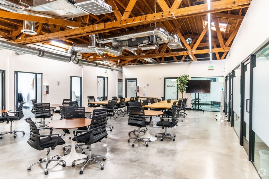 More Photos Of 3951 Higuera St, Culver City Loft Creative Space For Sale