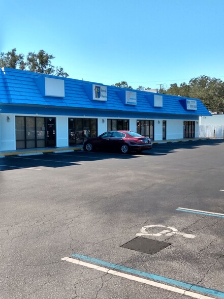 Primary Photo Of 15220-15236 E Colonial Dr, Orlando Freestanding For Lease