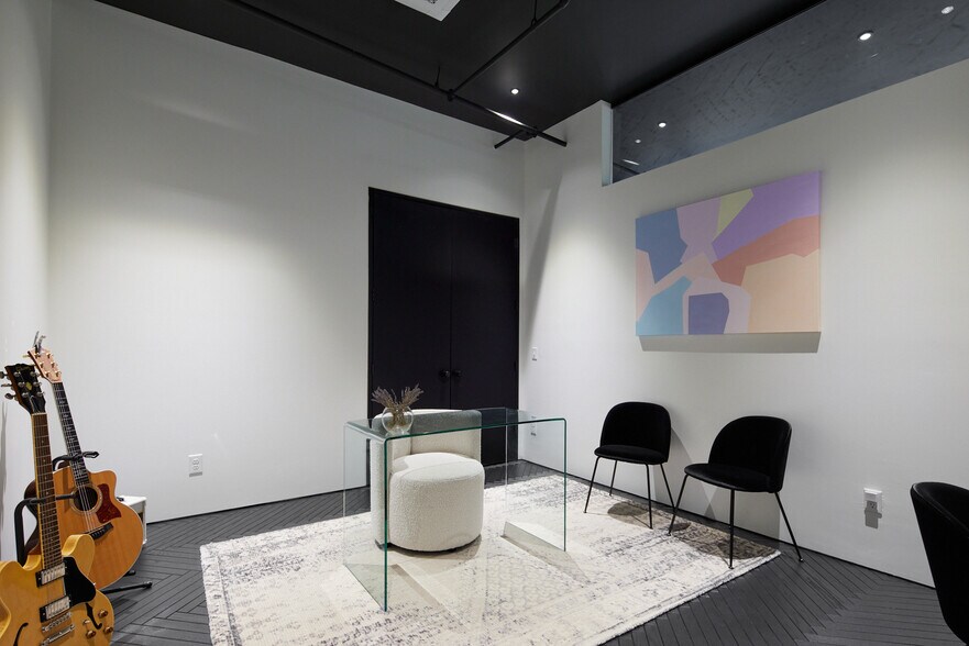 More Photos Of 518 Colcord Dr, Oklahoma City Storefront Retail Residential For Sale