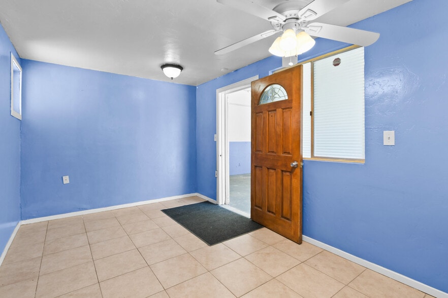 More Photos Of 3814 Acacia St, San Diego Auto Repair For Sale