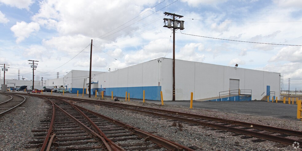 More Photos Of 4270-4310 S Maywood Ave, Vernon Warehouse For Lease
