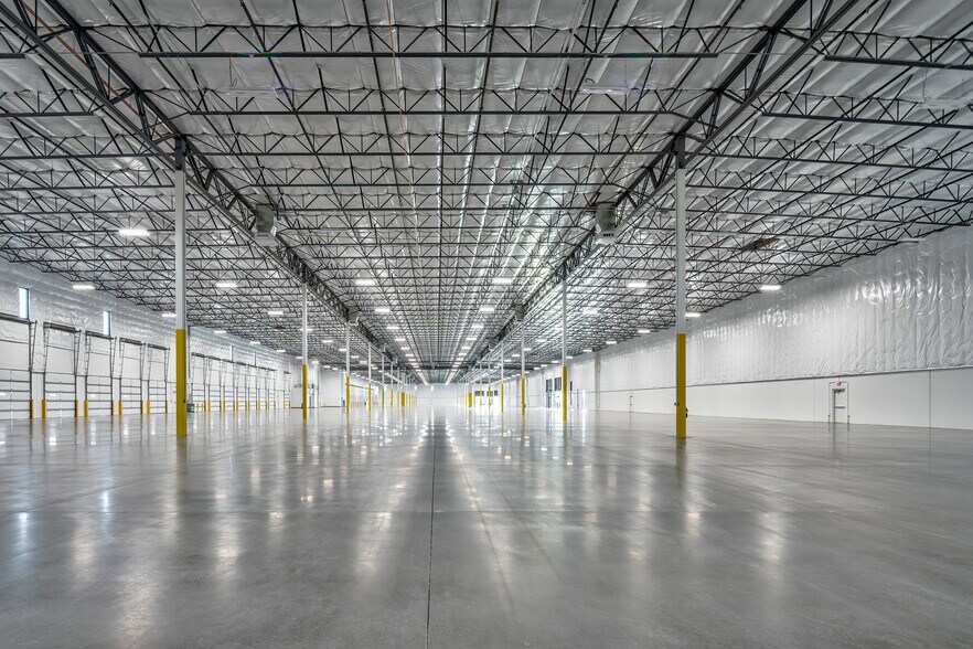 More Photos Of 9520 E Elliot Rd, Mesa Warehouse For Lease
