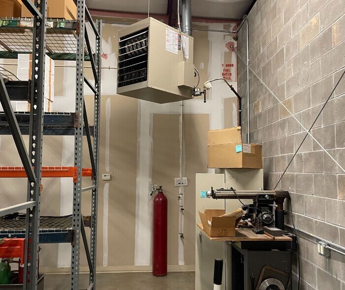 More Photos Of 1015 Nine North Dr, Alpharetta Light Distribution For Lease