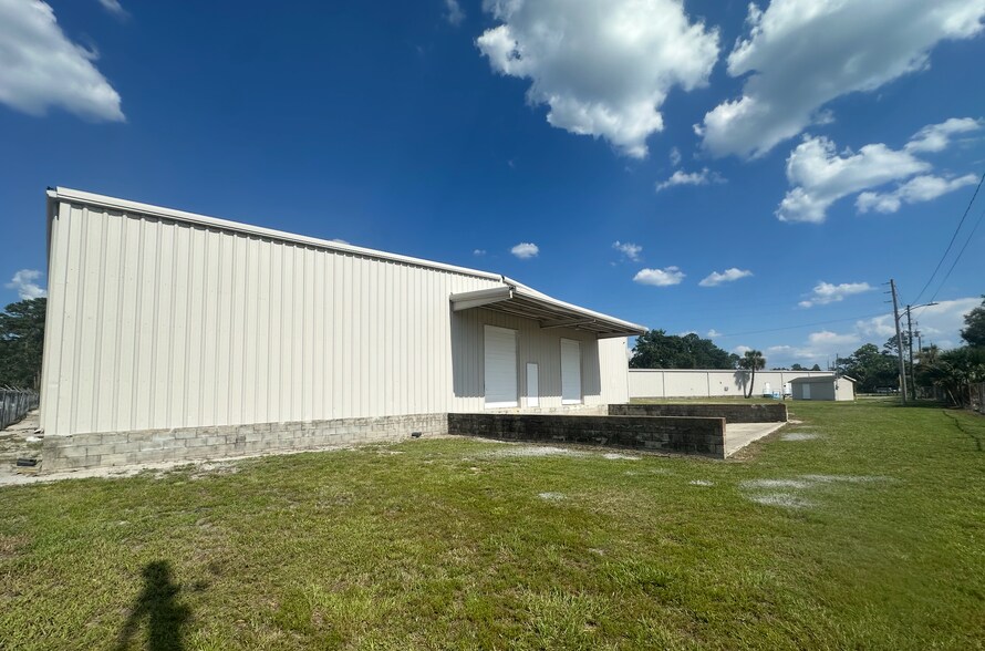 More Photos Of 1141 US Highway 41 NW, Jasper Distribution For Lease