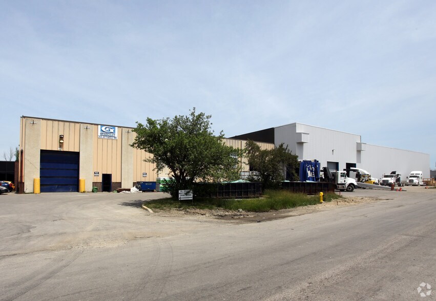 More Photos Of 355 Attwell Dr, Toronto Warehouse For Lease