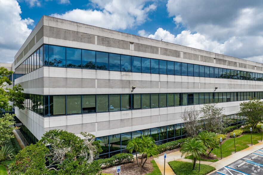 More Photos Of 8800 Grand Oak Cir, Tampa Unknown For Lease