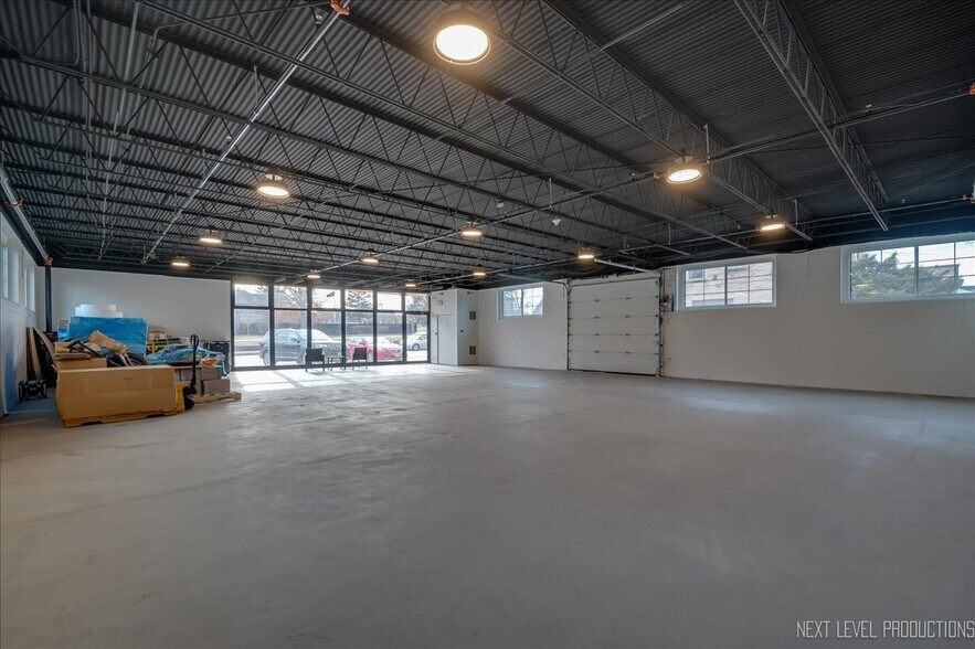 More Photos Of 28w520 Batavia Rd, Warrenville Warehouse For Lease
