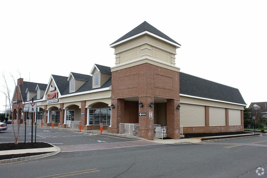 More Photos Of 401b W Main St, Freehold Unknown For Lease