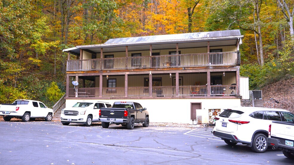 More Photos Of 440 Arlon Webb Rd, Celina Marina For Sale