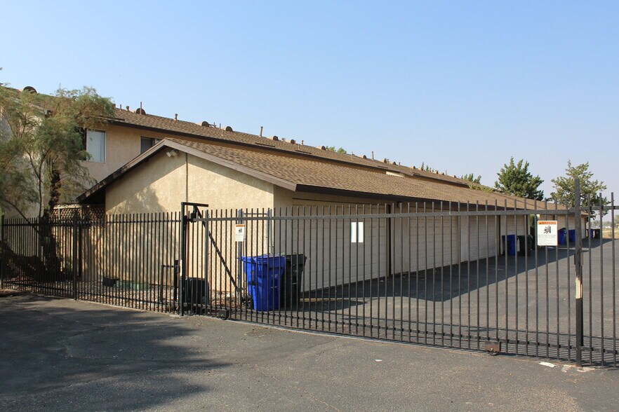 More Photos Of 12745 Navajo Rd, Apple Valley Apartments For Sale